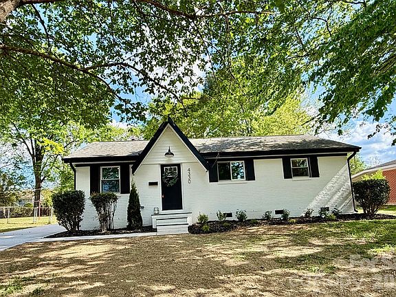 3rd image of 4330 Colebrook Rd