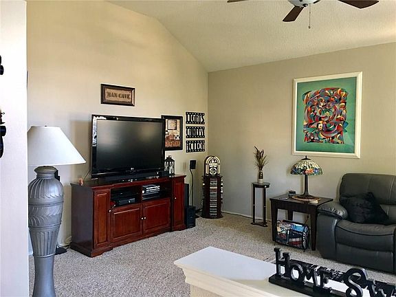 4th image of 6621 Basswood Dr