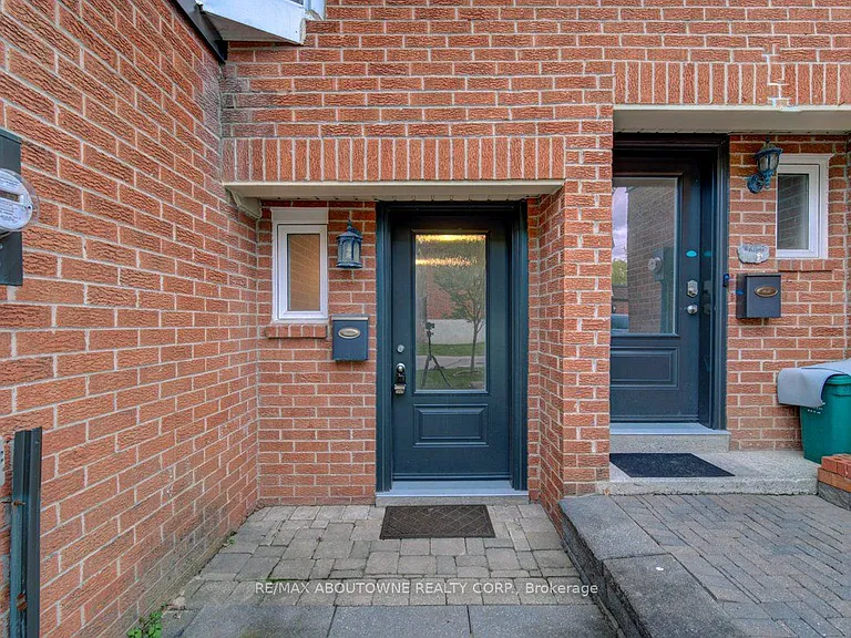 30 Heslop Rd #16 — Photo 16