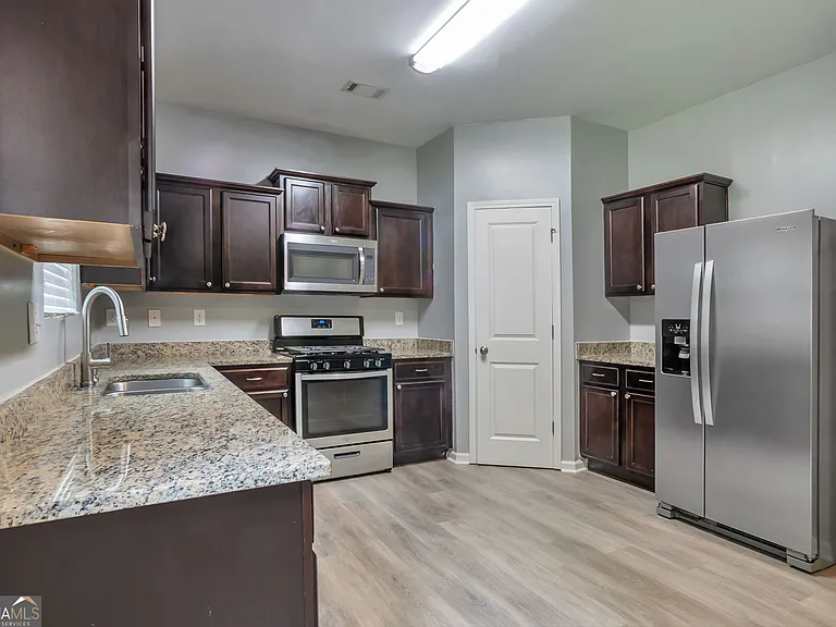 4098 Clay Ct SE — Photo 7
