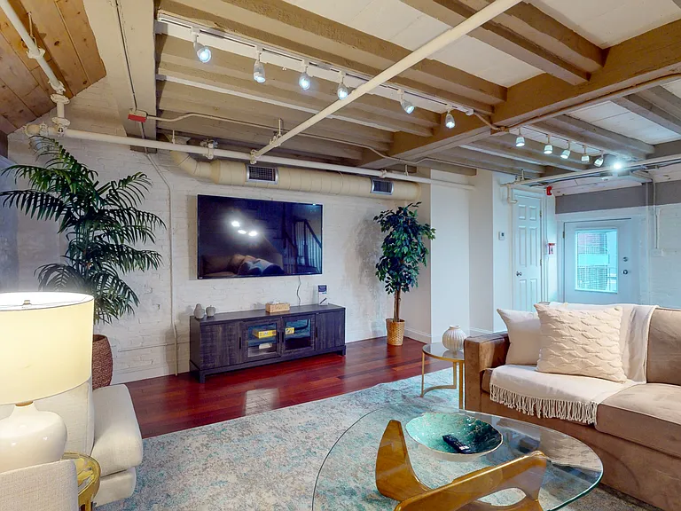 15 Union St #4 — Photo 19