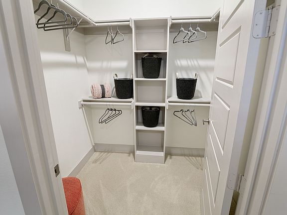 3rd image of 850 Greenside Dr APT 4307