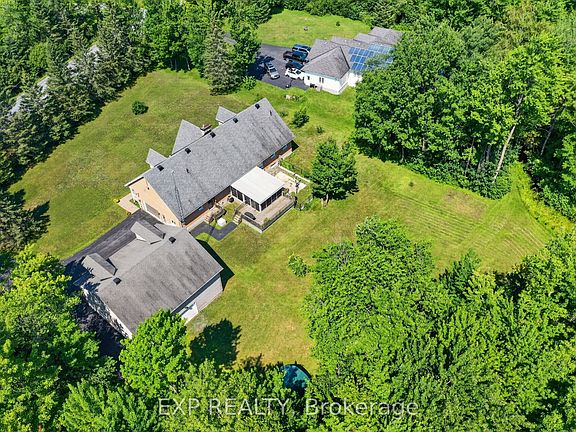 2nd image of 2737 Bouvier Rd