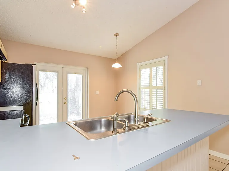 23033 Clearwater Pl — Photo 5