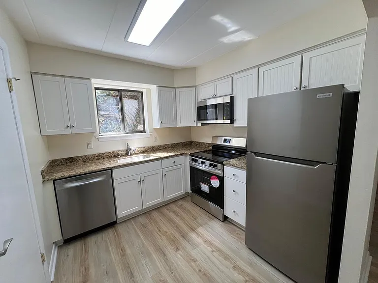 Valley Brook Apartments — Photo 2