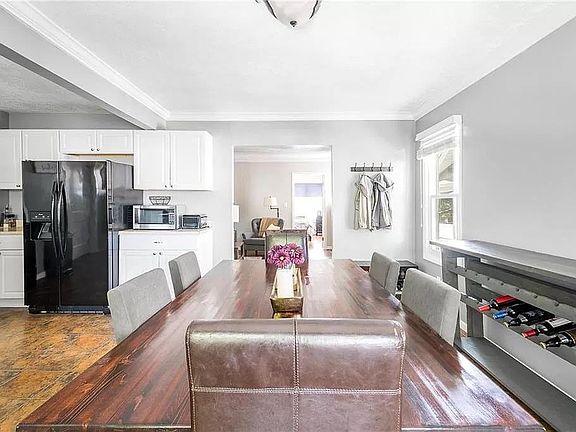 4th image of 17454 Shaw Ave Unit 2