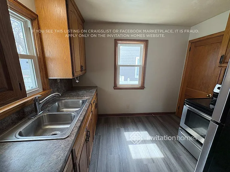 4524 Zenith Ave N — Photo 7