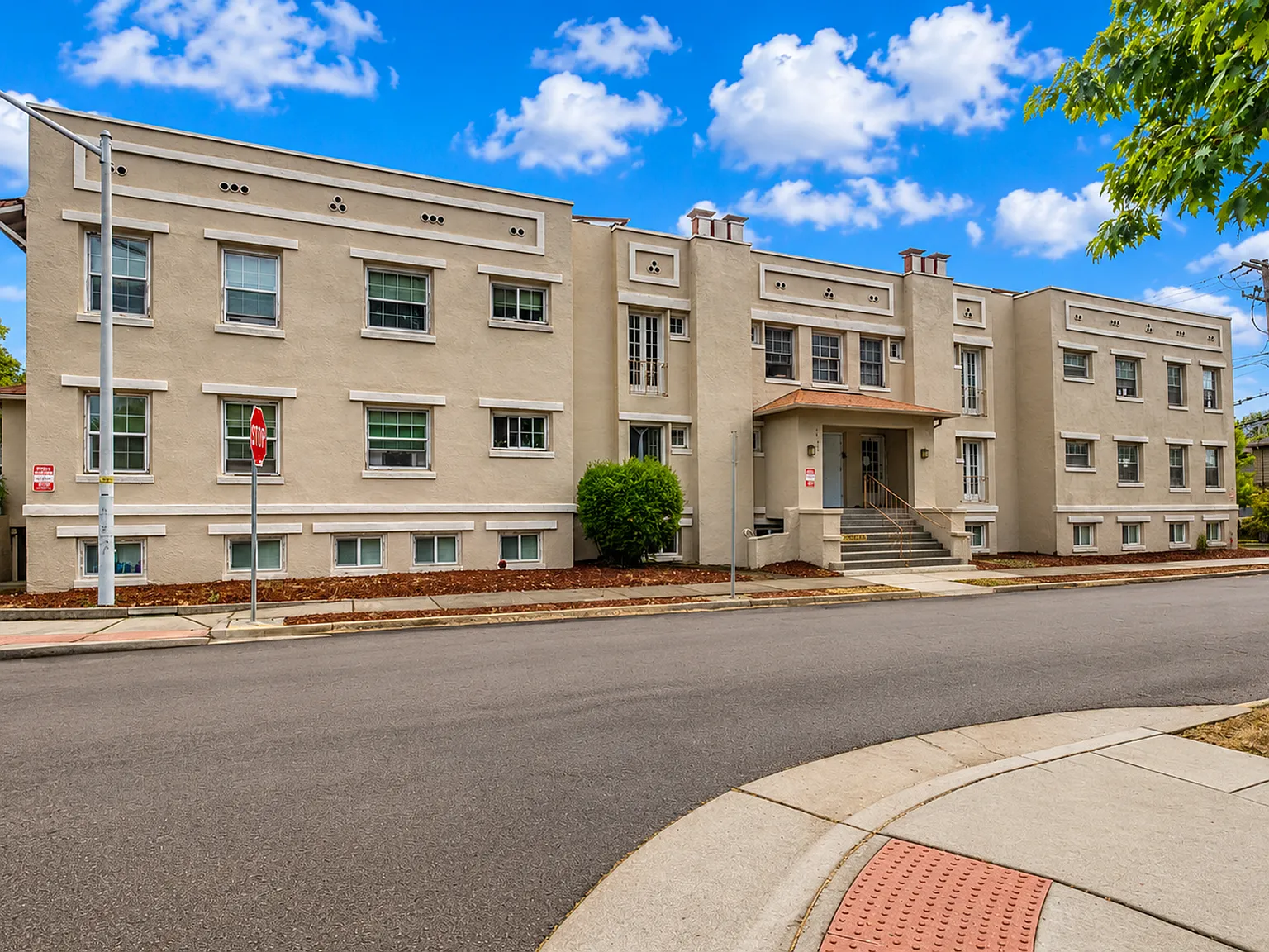 Avondale Apartments | 25 Unit Apartment Complex | Near McNary Field | Near OSU Campus — Photo 1