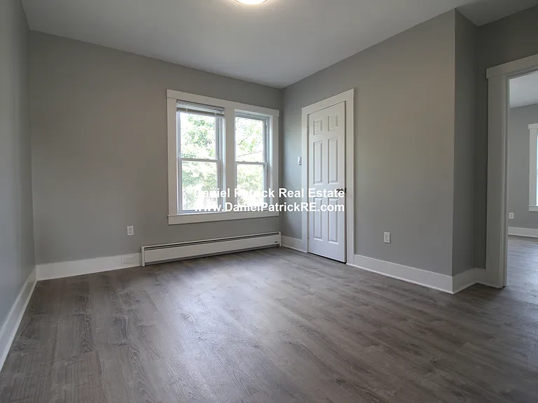 125 Grove St #2 — Photo 5