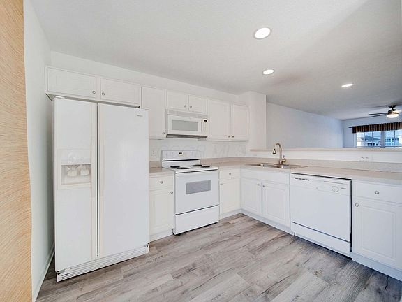4th image of 6327 Downwing Ln #8