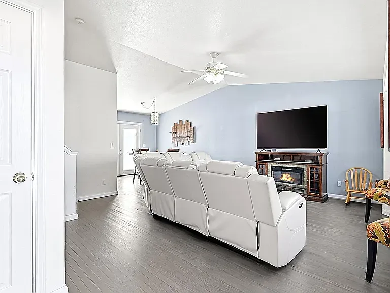 405 N 30th Ave — Photo 10