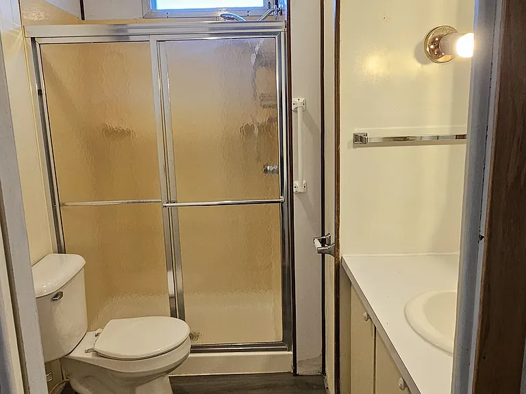 Main bathroom