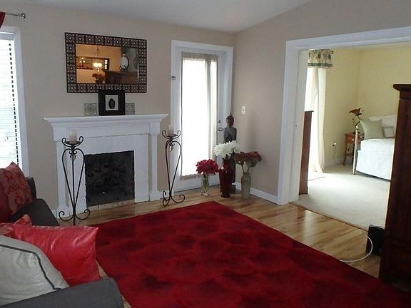 3rd image of 4 Walden Dr APT 19