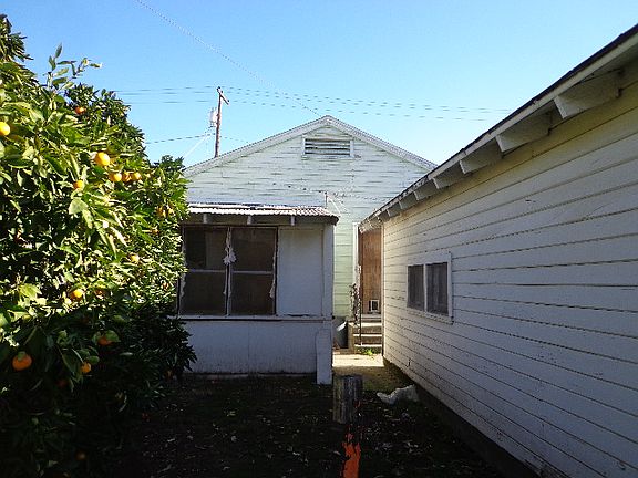 3rd image of 1220 Yuba St