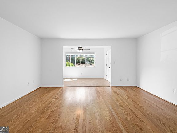 3rd image of 1468 Briarwood Rd #602