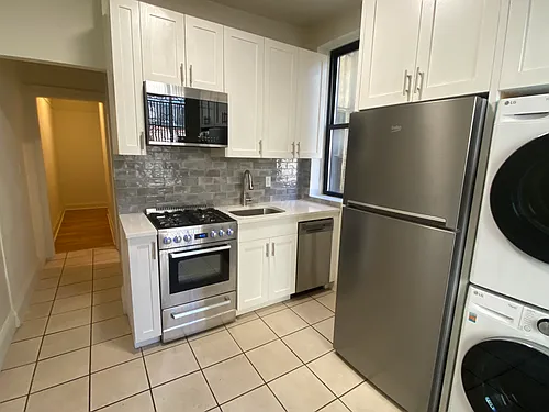 313 W 54th St #4W Photo 1