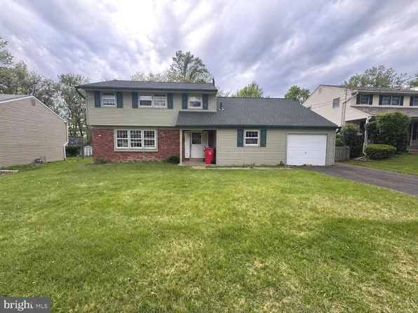 262 Centennial Rd, Warminster, PA 18974