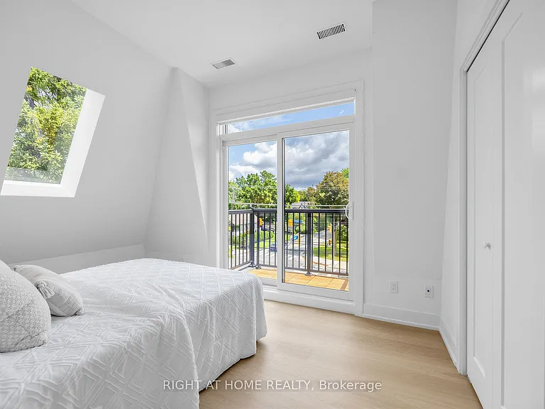 1416 Islington Ave #B — Photo 16