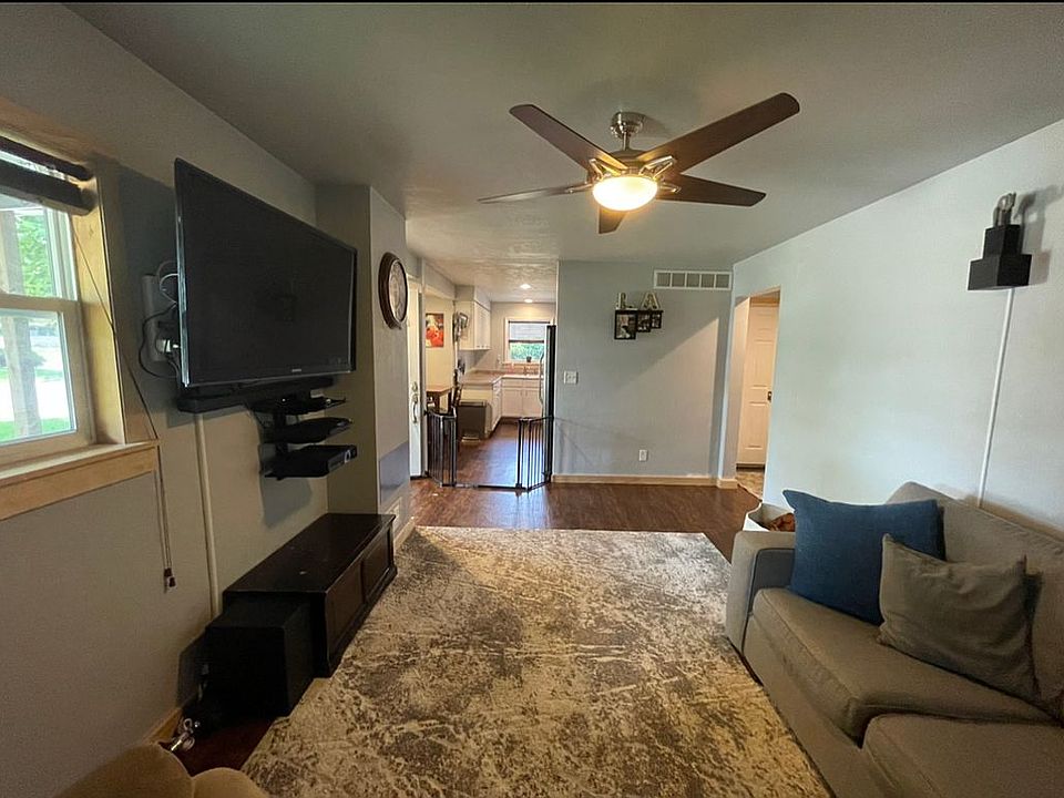 1st image of 1833 N Shore Dr
