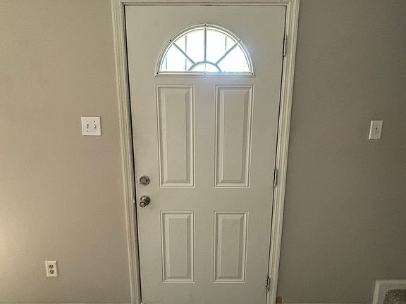 2nd image of 205 Otter Pl