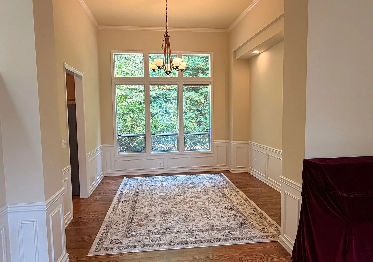 Beautiful Upgraded 4 Bedroom 2.75 Bath Home in Sammamish — Photo 4