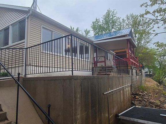 2nd image of 420 River View Rd