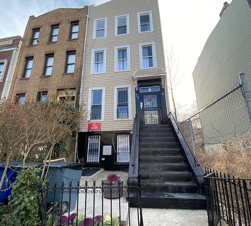 1st image of 542 Willoughby Ave #Aa
