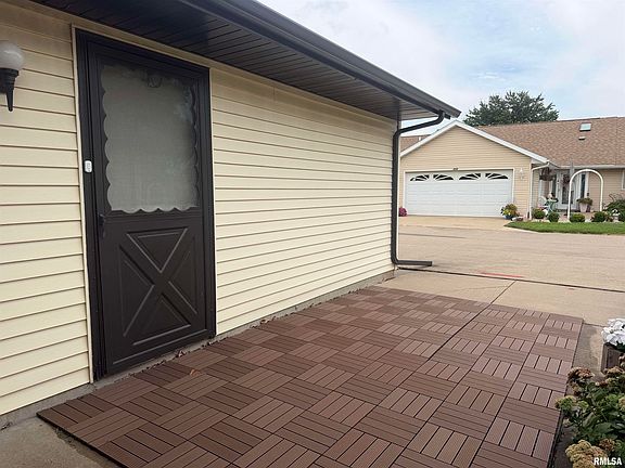 5th image of 2103 Maple Ave