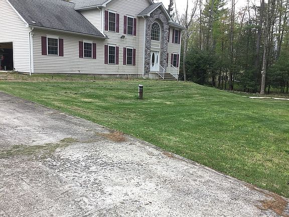 2nd image of 2829 Pine St