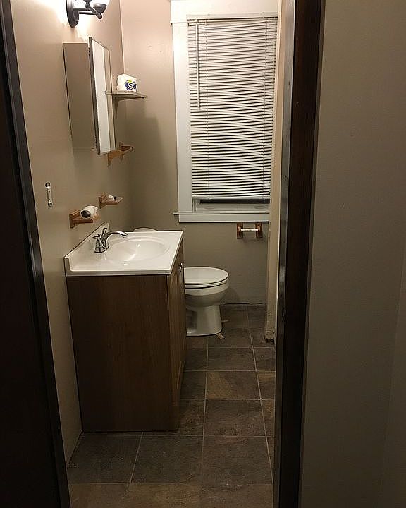 1st image of 264 E Delavan Ave