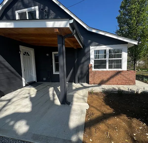 1801 Woodson Dr — Photo 1