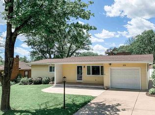 235 Mount Aire Dr, East Peoria, IL 61611