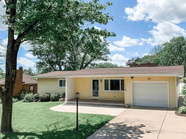 235 Mount Aire Dr, East Peoria, IL 61611