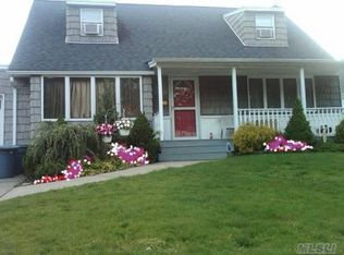 916 E Shelley Rd, North Bellmore, NY 11710