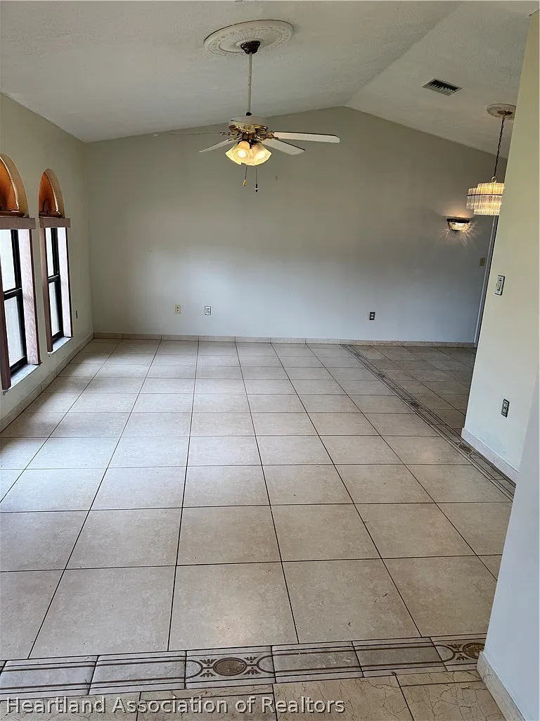 3 bed, 2.0 bath, 1585 sqft, $2,150 — Photo 3