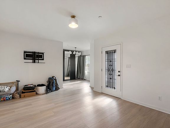 4th image of 4108 Harter Ave