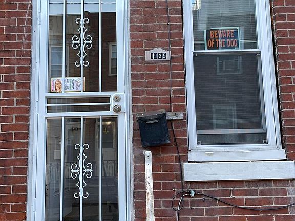3rd image of 1925 E Lippincott St