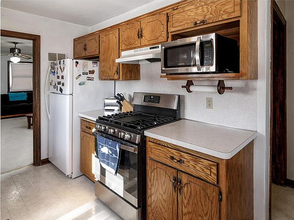 5th image of 1233 Parallel St