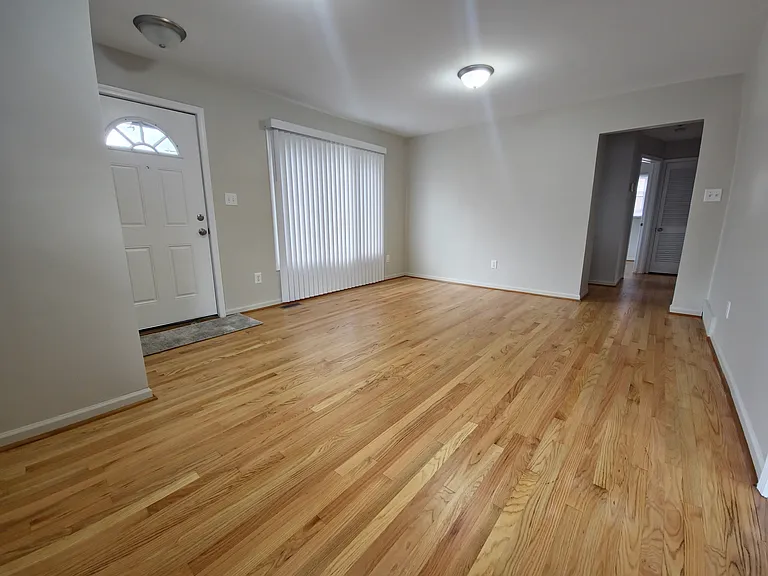28919 Hughes St — Photo 5