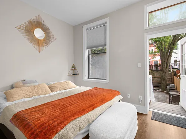 919 Park Avenue image 10 of 18