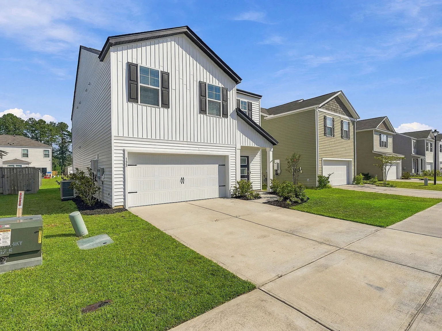 5 bed, 2384 sqft, $2,850 — Photo 2