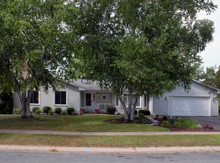 9432 Yosemite Rd, Bloomington, MN 55437