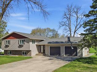 225 10th St SE, Wells, MN 56097