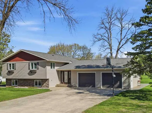 225 10th St SE, Wells, MN 56097