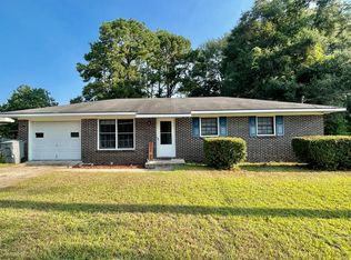 5 Verna Cir, Daleville, AL 36322