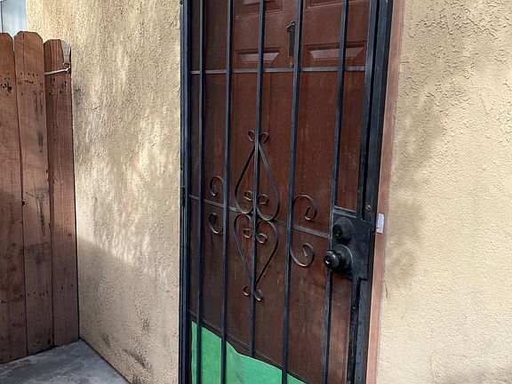 3rd image of 4212 47th St APT 1