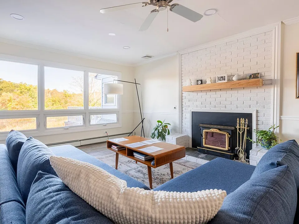 21 Barrett Pond Rd
