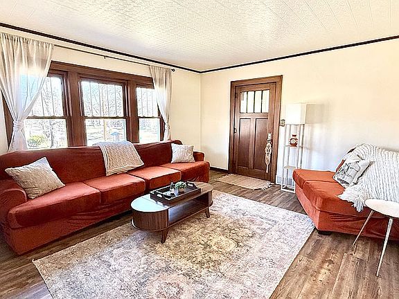 5th image of 3800 Washington Ave