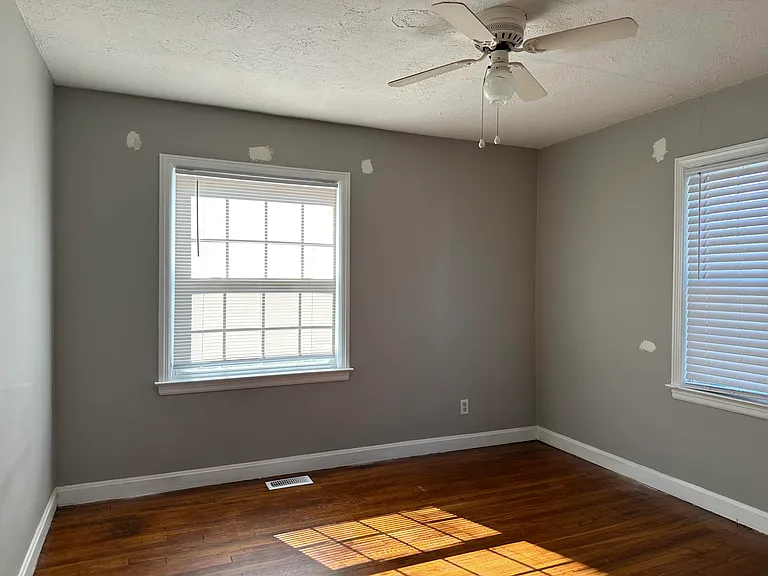 635 Longview Dr — Photo 16