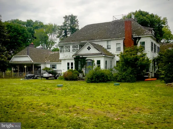 909 Caroline St, Port Royal, VA 22535